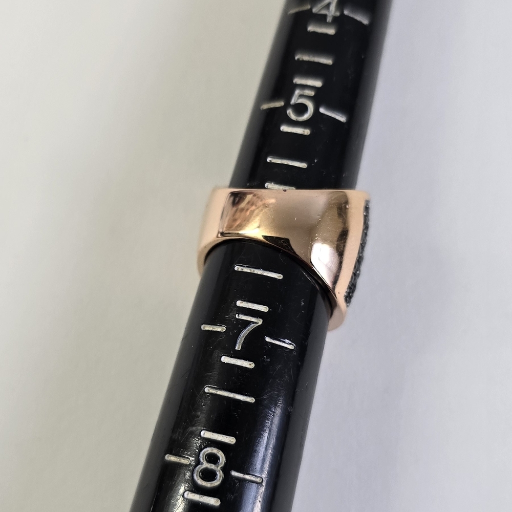 Rose Gold Spinel/Onyx Ring – A Bold Statement of Sophistication - Picture 4 of 8